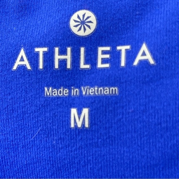 Athleta Relay Reflective Crop Capri Legging Size Medium - Picture 11 of 14